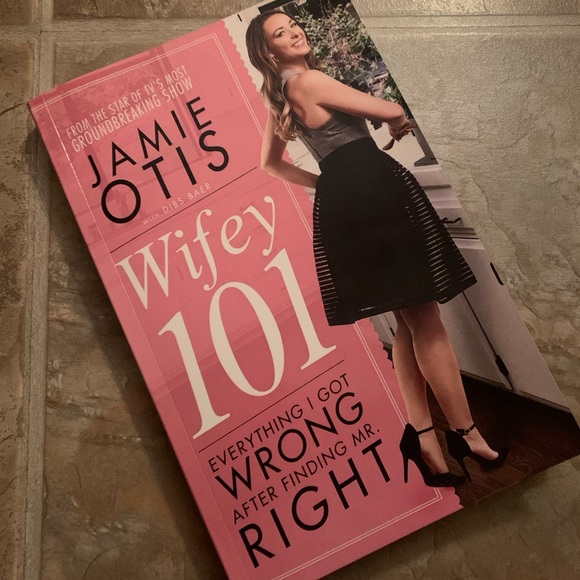 “Wifey 101” Book - Picture 2 of 3